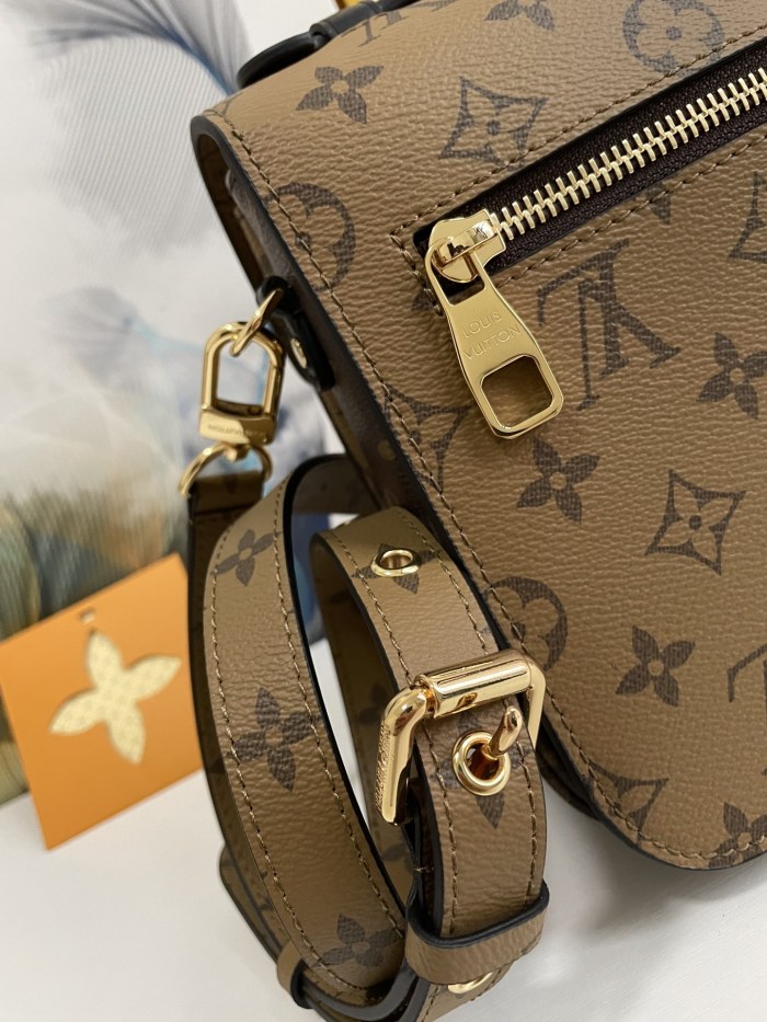 L*ouis V*uitton Crossbody bag Top Quality HT 20231011-67 25CM