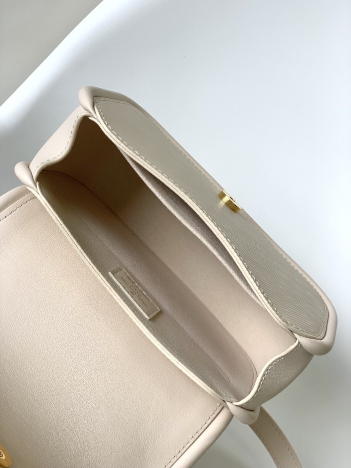 L*ouis V*uitton Crossbody bag Top Quality HT 20231011-81 21.0 x 15.0 x 8.0CM