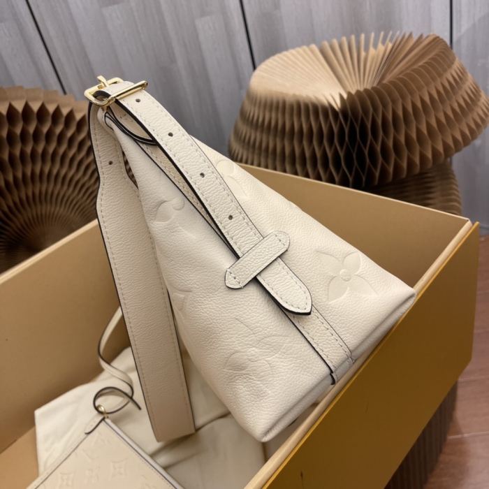 L*ouis V*uitton Crossbody bag Top Quality HT 20231013-94 29 x 24 x 12 cm