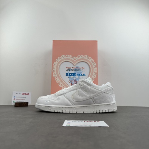 Dunk Low Dover Street Market Triple White Velvet DH2686-100