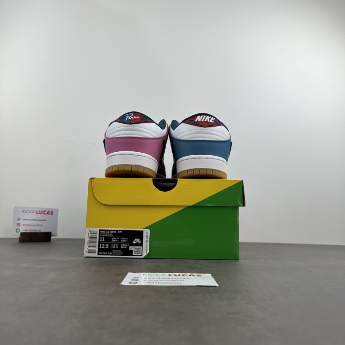 SB Dunk Low Pro QS Parra (Friends & Family)  DH7695-100