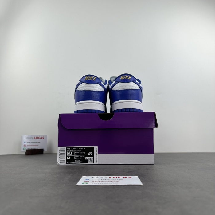 SB Dunk Low Supreme Stars Hyper Royal DH3228-100