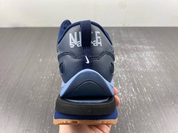 VaporWaffle Tour Blue sacai DD1875-700