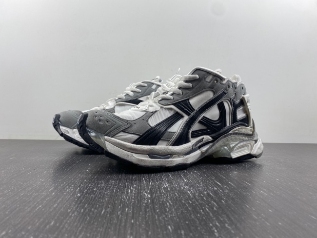 B*alenciaga runner AM 20231016-3