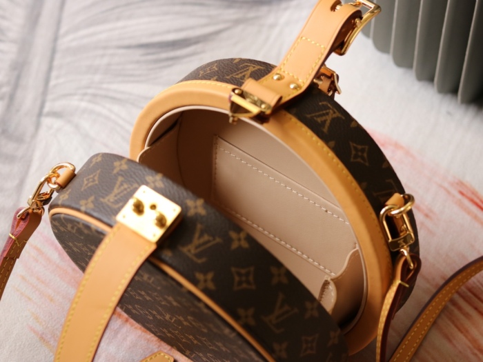 L*ouis V*uitton Crossbody bag Top Quality HT 20231016-20 17.5X16.5X7.5CM