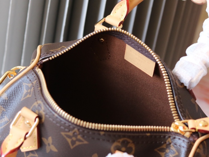 L*ouis V*uitton  Handbag Top Quality HT 20231016-26 20.5 x 13.5 x 12 cm