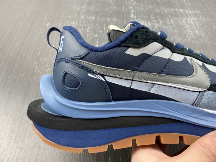 VaporWaffle Tour Blue sacai DD1875-700