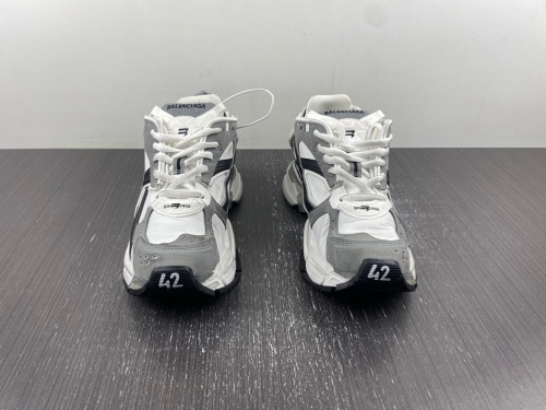 B*alenciaga runner AM 20231016-3