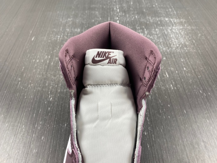 Air Jordan 1 Retro High OG Mauve DZ5485-105