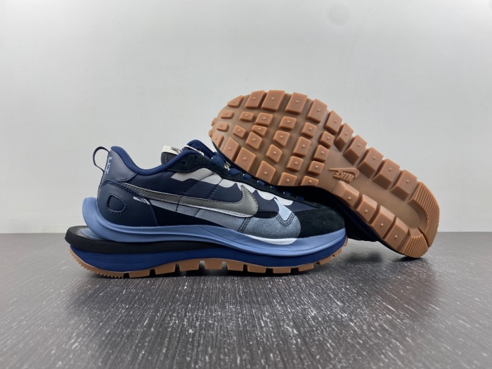 VaporWaffle Tour Blue sacai DD1875-700