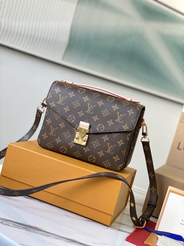L*ouis V*uitton Crossbody bag Top Quality HT 20231016-8 25 x 19 x 9 CM