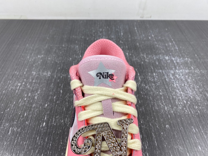 Dunk Low LX Barbie  FN8927-621