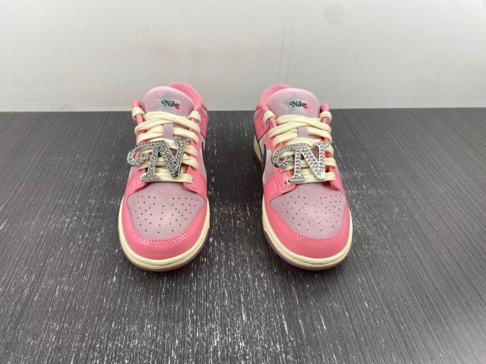 Dunk Low LX Barbie  FN8927-621