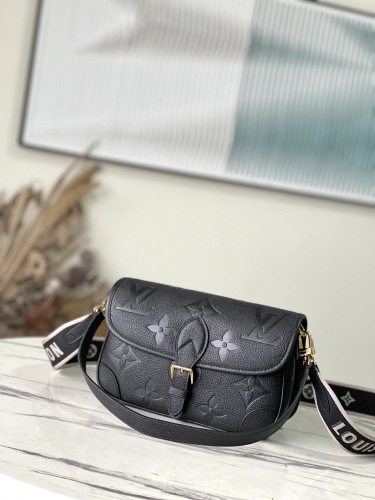 L*ouis V*uitton Crossbody bag Top Quality HT 20231016-5 25 x 17 x 10.5 CM