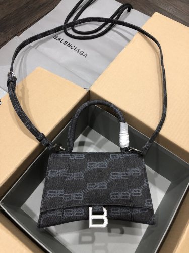B*alenciaga Crossbody bag Top Quality HT 20231017-107 31*20*12