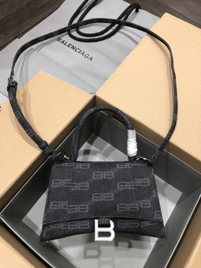 B*alenciaga Crossbody bag Top Quality HT 20231017-107 31*20*12