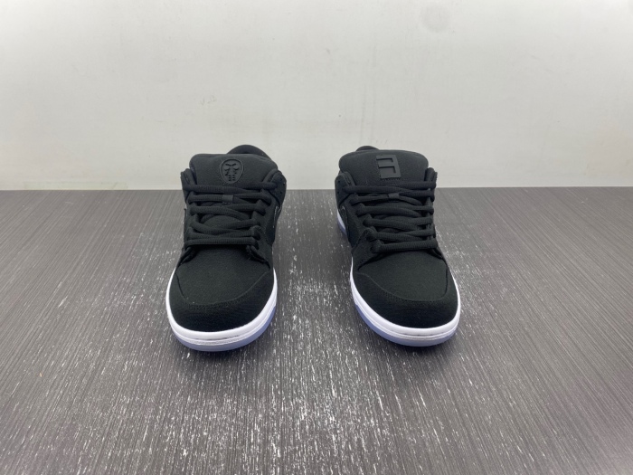 SB Dunk Low Carhartt FN4193-013