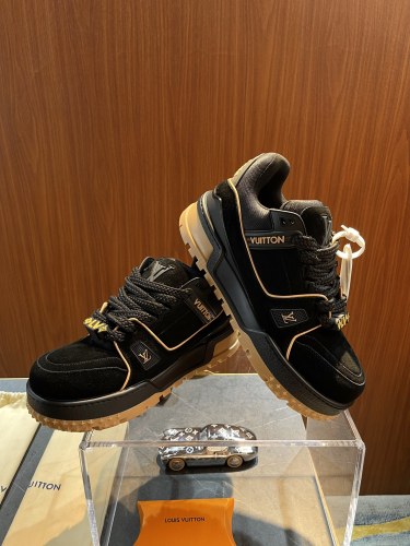 Men L*ouis V*uitton Top Sneaker Trainer RR20231017-31