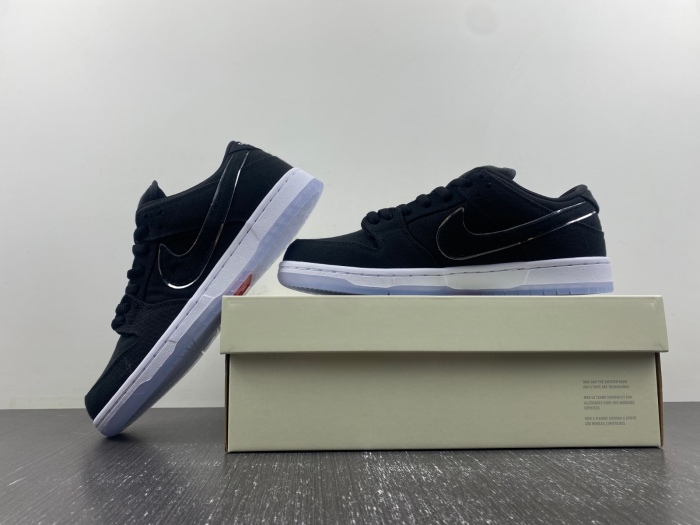 SB Dunk Low Carhartt FN4193-013