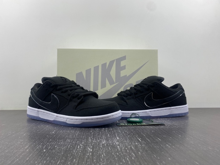 SB Dunk Low Carhartt FN4193-013