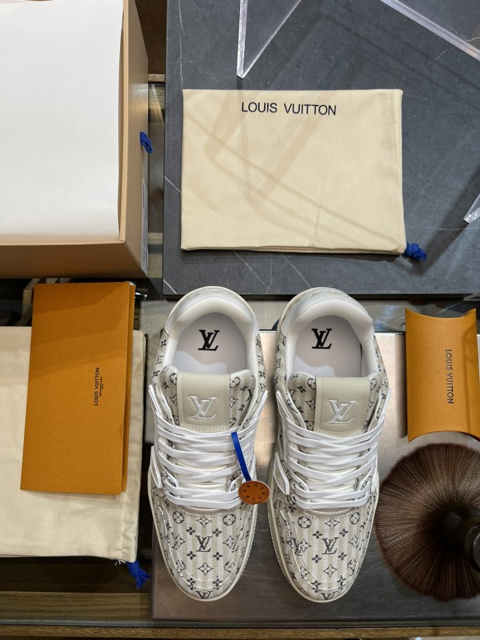 Men L*ouis V*uitton Top Sneaker Trainer RR20231017-35