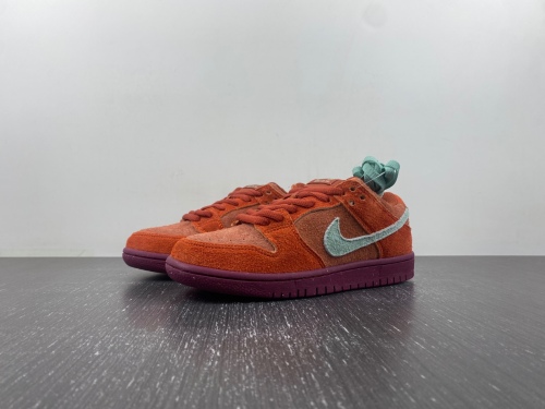 SB Dunk Low Mystic Red Rosewood DV5429-601