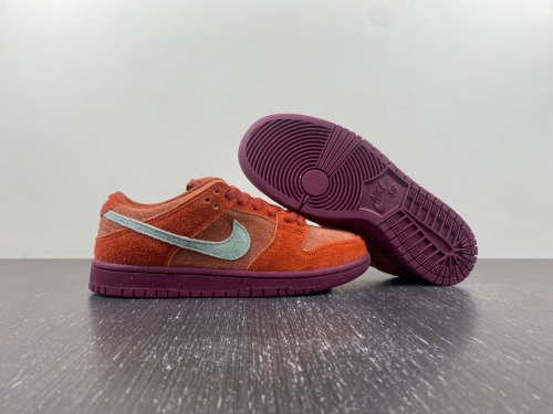 SB Dunk Low Mystic Red Rosewood DV5429-601