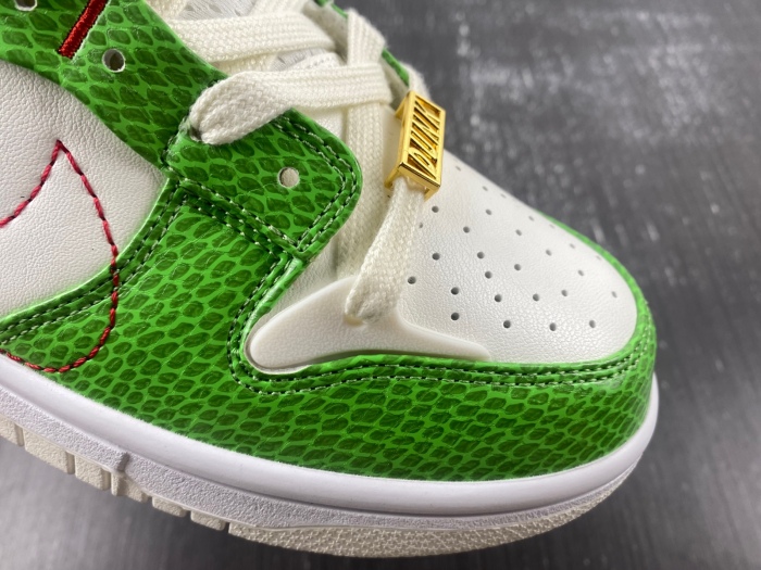 Dunk Low Disrupt 2 Just Do It Snakeskin Green DV1491-101