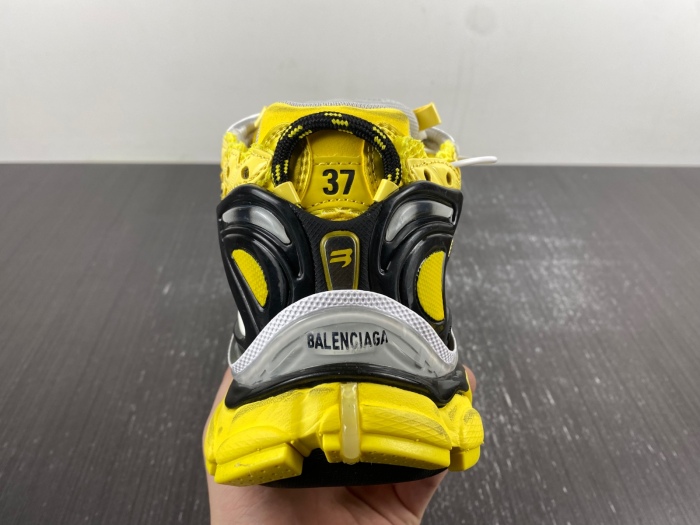 B*alenciaga runner AM 20231019-11