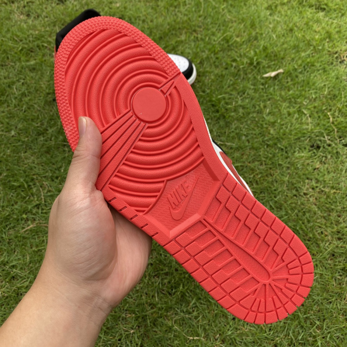 Air Jordan 1 Retro High Track Red 555088-112