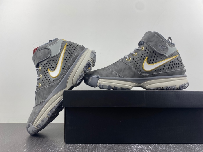 Kobe 2 Prelude (4/50+ Points)  640222-001