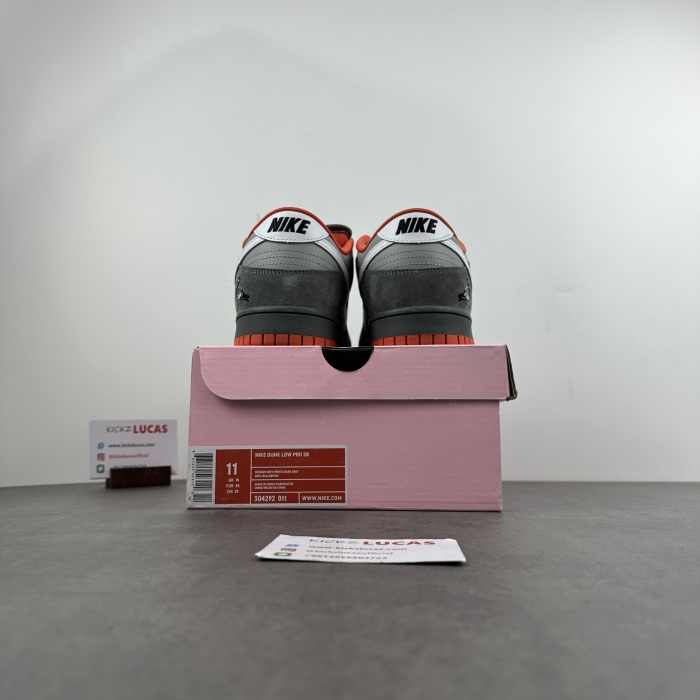 SB Dunk Low Staple NYC Pigeon  304292-011