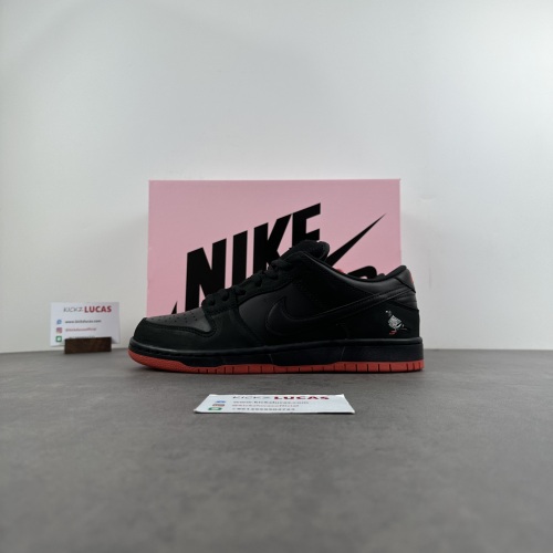 SB Dunk Low Black Pigeon 883232-008