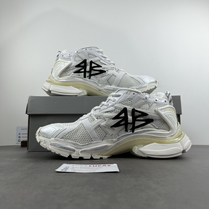 B*alenciaga runner AM230106