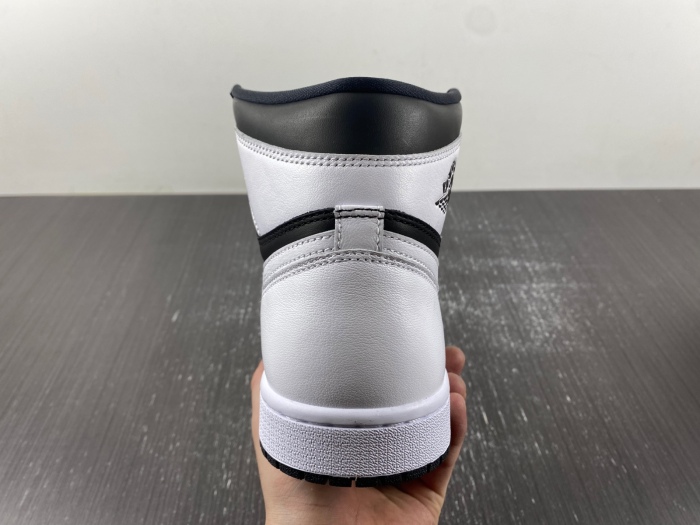 Air Jordan 1 Retro Reverse Panda DZ5485-010