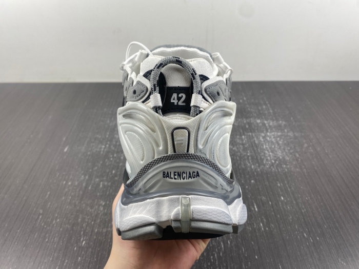 B*alenciaga runner AM 20231205-6