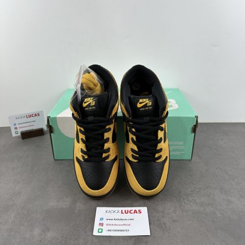 SB Dunk Low Iowa  304292-706