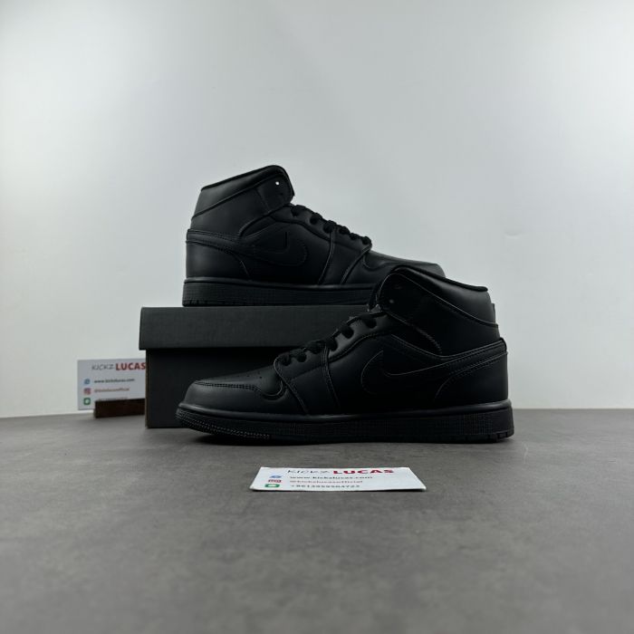 Air Jordan 1 Mid Triple Black  554724-093