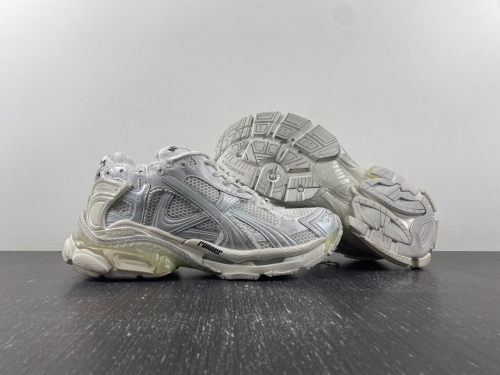 B*alenciaga runner AM 20231219-13