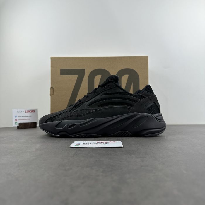 Yeezy Boost 700 V2 Vanta  FU6684