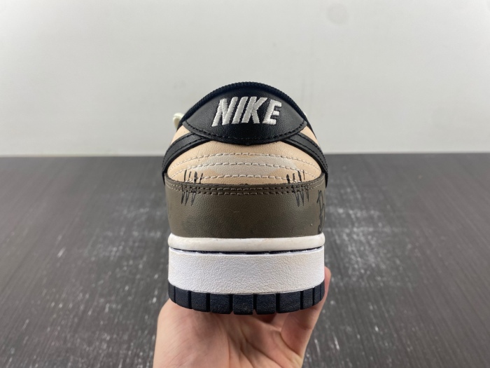 Dunk Low Bear DD1391-100