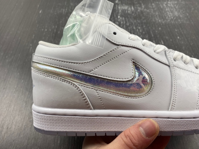 Air Jordan 1 Low Sliver Swoosh FQ9112-100