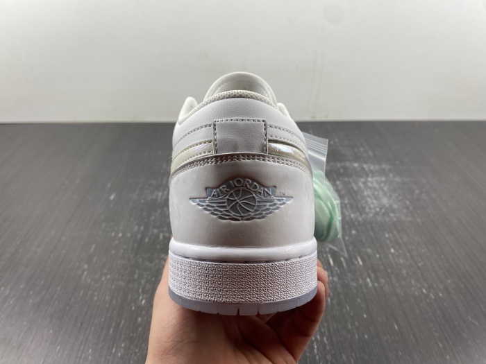 Air Jordan 1 Low Sliver Swoosh FQ9112-100