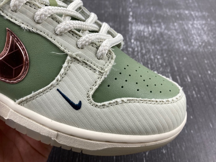 Dunk Low Retro PRM Kyler Murray Be 1 of One  FQ0269-001