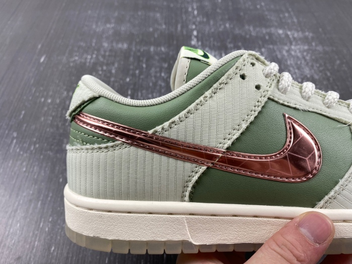 Dunk Low Retro PRM Kyler Murray Be 1 of One  FQ0269-001