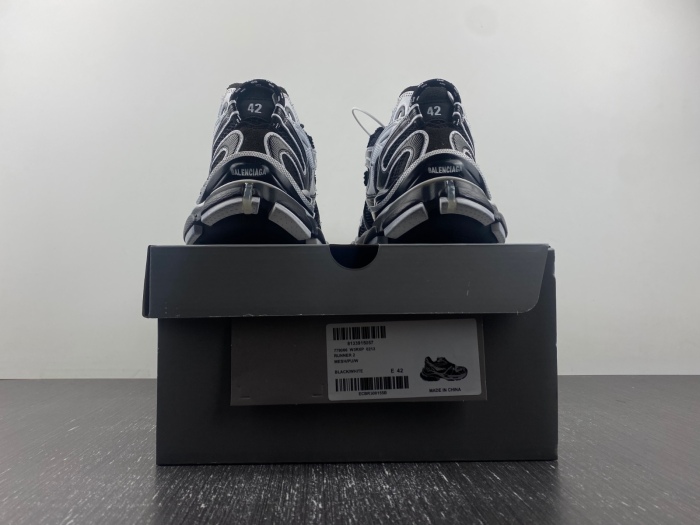 B*alenciaga runner AM 20240130-5