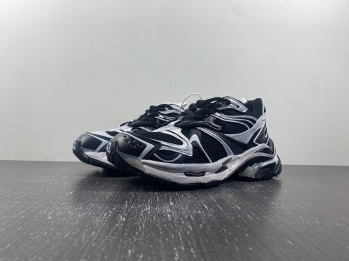 B*alenciaga runner AM 20240130-5