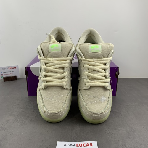 SB Dunk Low Mummy  DM0774-111