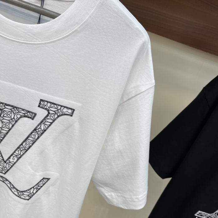 L*ouis V*uitton  T-shirt  Top Quality D17 20240320-26