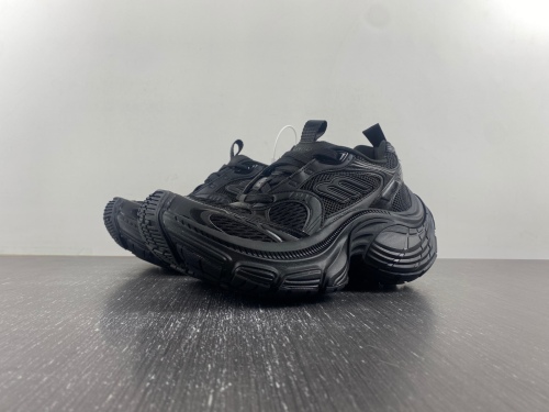 B*alenciaga runner AM 20240323-1